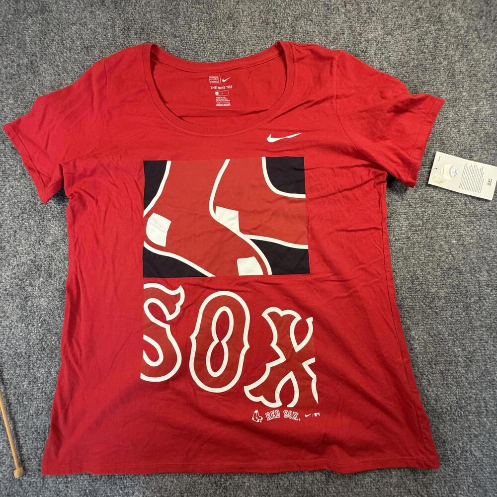Nike Boston Red Sox MLB T-Shirt Womens Large Red Graphic Short Sleeve 1159